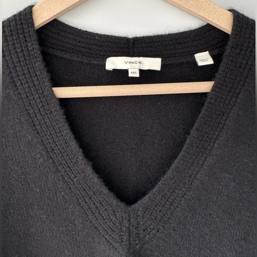 Vince 100% Cashmere V-Neck Sweater - Classic Black - Size XXS (Fits XS) - Picture 6 of 12